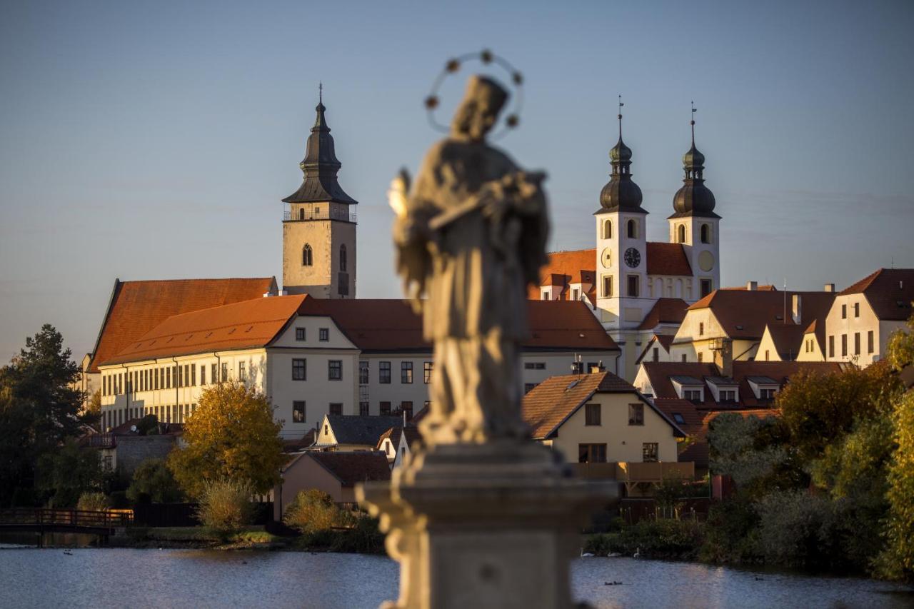 Penzion Pansky Dvur Telc Exterior photo